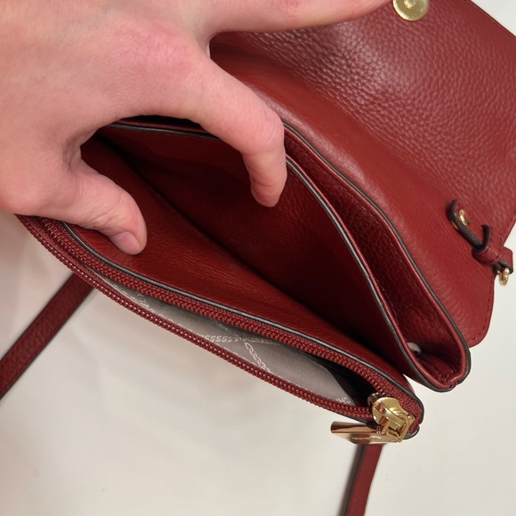 Micheal Kors Crossbody Purse - Picture 5 of 7